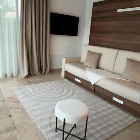 Magnifique Studio Avec Piscine Arles Exteriér fotografie